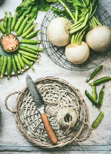 Fresh Vegetables Kitchen Table Wicker Tray Knife Top View Healthy — 图库照片