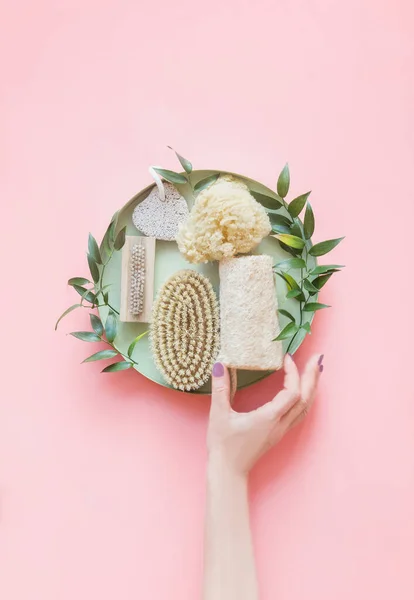 Vrouwen Hand Met Eco Vriendelijke Schoonheid Huidverzorging Badkamer Accessoires Natuurlijke — Stockfoto