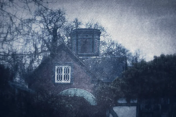 Ein Gespenstisches Altes Historisches Haus Auf Dem Land Einem Trostlosen — Stockfoto