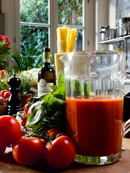 Makarna için malzemeler.