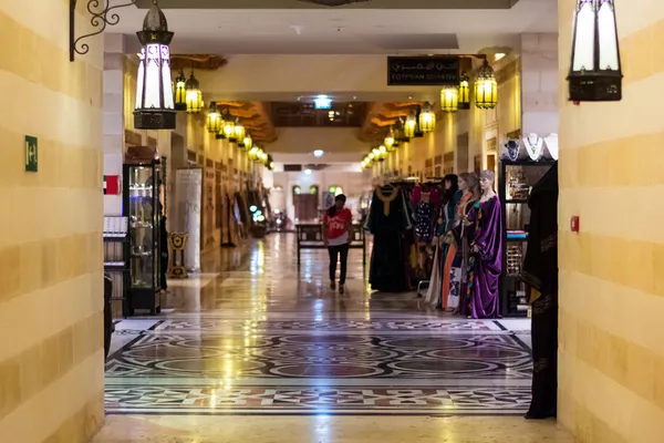 Modern market in Dubai — Stock Photo, Image