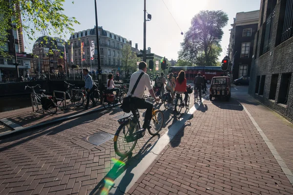 Amsterdam rua pela manhã — Fotografia de Stock