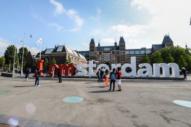 Ben Museumplein 'daki mektuplardanım.
