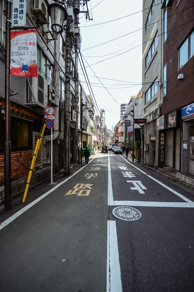 Liten gata i tokyo, japan — Stockfoto