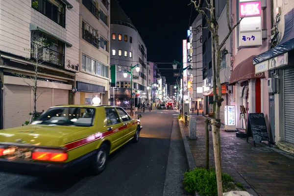 Vůz taxi v pozdní noci v Tokiu — Stock fotografie