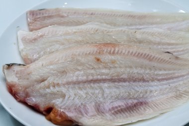 ham flounders, yemek pişirmek için hazır