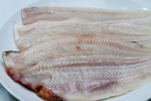 Syrové flounders připravené k vaření — Stock fotografie