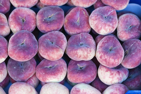 Some flat peaches — Stock Photo, Image