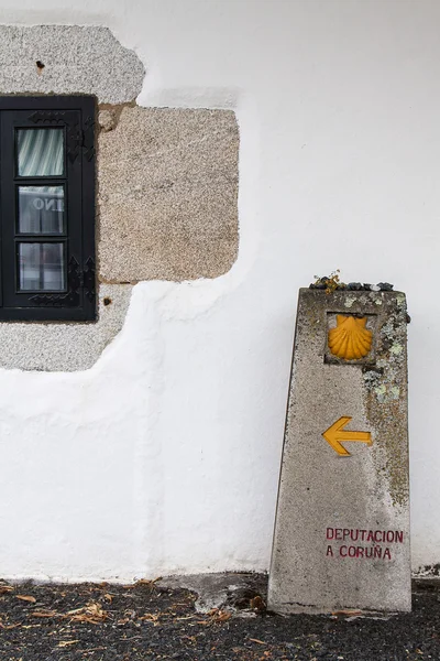 Meilenstein am Camino de santiago — Stockfoto