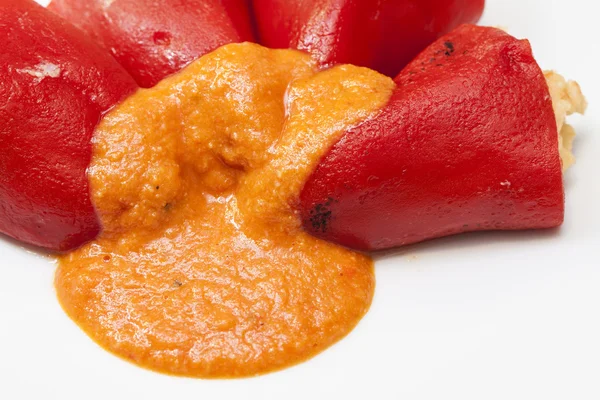 kırmızı biber dolması