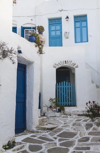 Île de Paros avec le village de Naoussa — Photo