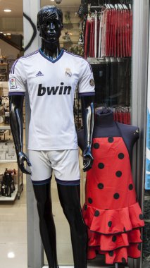 Real madrid futbol forması ve faralaes elbise