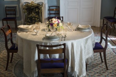 Victoria tarzı yemek odası