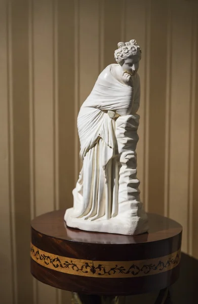 Frau isoliert Statue — Stockfoto