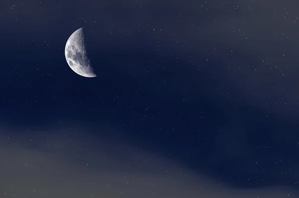 Cielo estrellado nocturno fondo. Luna creciente Imagen de archivo