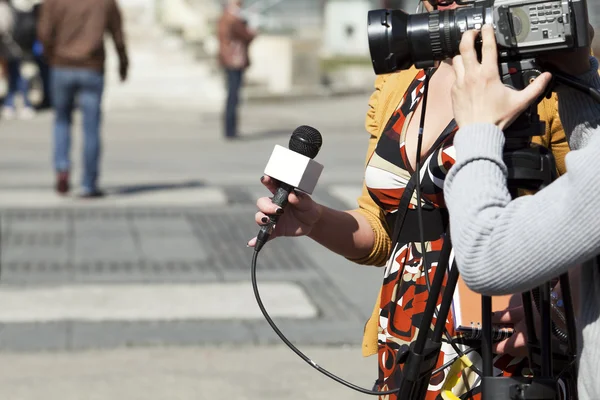 TV-reporter intervju — Stockfoto