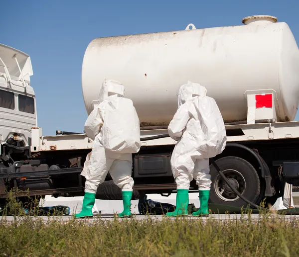 Chemical spill after traffic accident — Stock Photo, Image