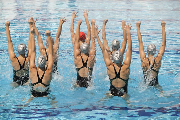 Synchronized swimmers — Stock Photo, Image