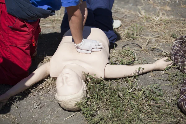 Cpr training — Stock Photo, Image