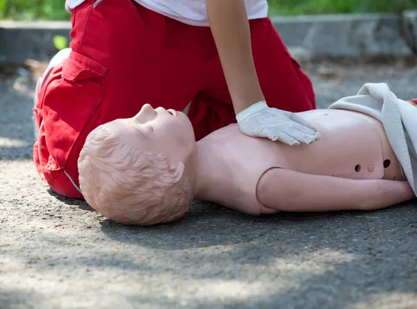 Cpr training — Stock Photo, Image