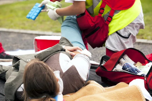 Erste Hilfe bei Sportverletzungen — Stockfoto