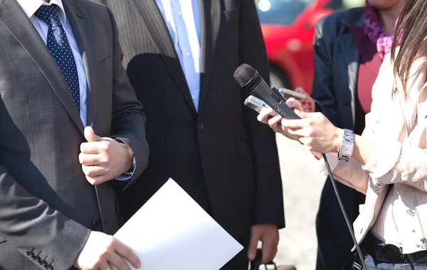 Entrevista a los medios — Foto de Stock