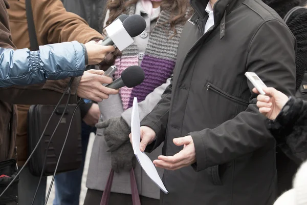 Entrevista a los medios —  Fotos de Stock