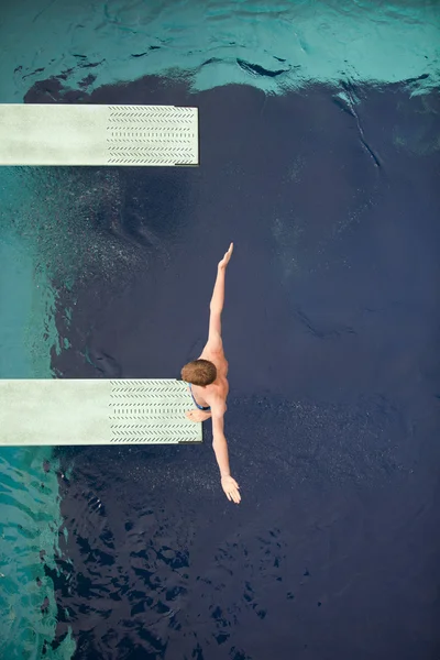 Sommozzatore sul trampolino — Foto Stock