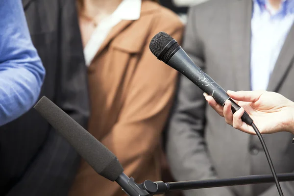 Entrevista a los medios — Foto de Stock