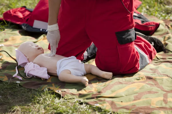 Infant dummy first aid training — Stock Photo, Image
