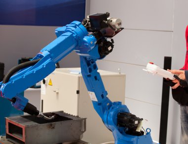 Endüstriyel robot kol