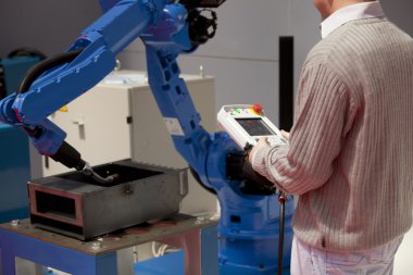 Endüstriyel robot kol