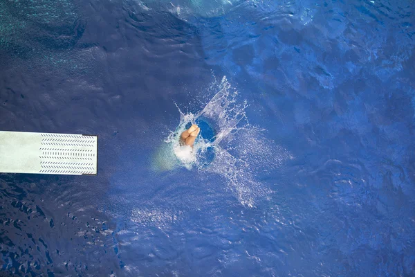 Språngbräda dykning — Stockfoto