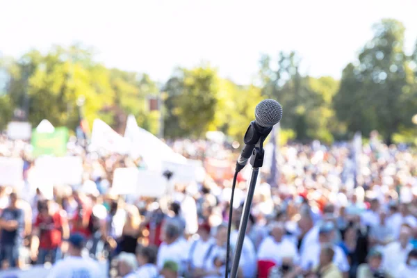 Focus Microphone Blurred Group People Protest Public Demonstration Background — Foto Stock