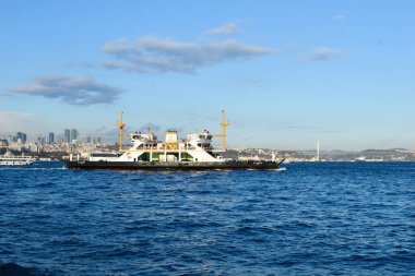 İstanbul. Hindi. Bosporus ve Dardanelles. uzak deniz kıyısında. denizcilik rotası