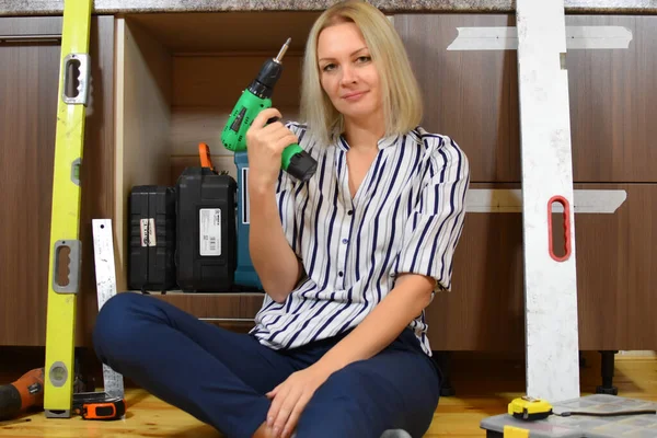 Mujer Haciendo Trabajos Construcción Casa Renovación Apartamento Chica Constructor Dentro — Foto de Stock