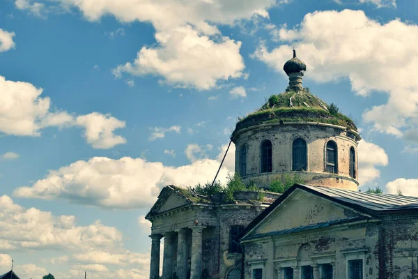 Gamla Ruinerade Övergivna Ryska Ortodoxa Kyrkan Restaurering Det Gamla Templet — Stockfoto