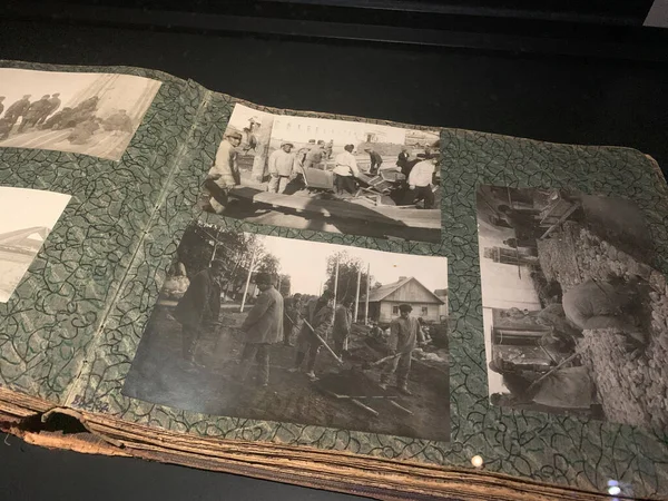 Altes Fotoalbum Aus Papier Mit Alten Fotografien Erinnerung Die Vergangene — Stockfoto