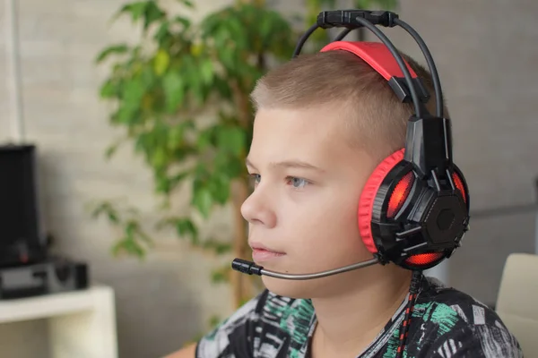 Boy Looks Computer Monitor Child Plays Online Games Distance Learning — Stockfoto