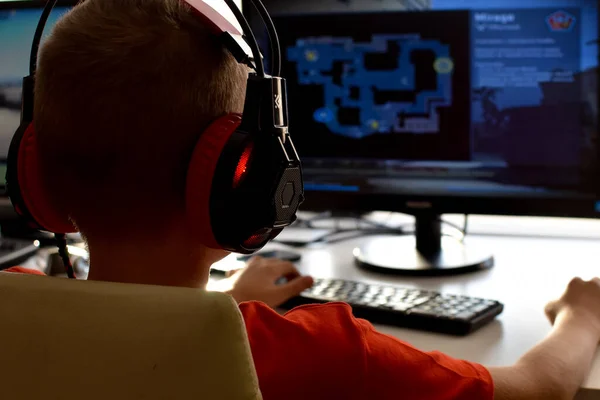 Boy Playing Online Game Internet Children Gambling Addiction Online Learning — Stockfoto