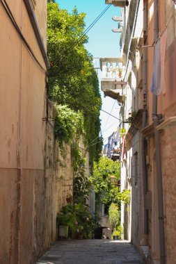 eski şehrin sokaklarında