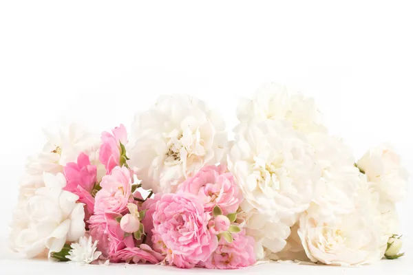 Gül desenli beyaz izole romantik kenarlık