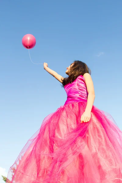 Pembe balonlu kız