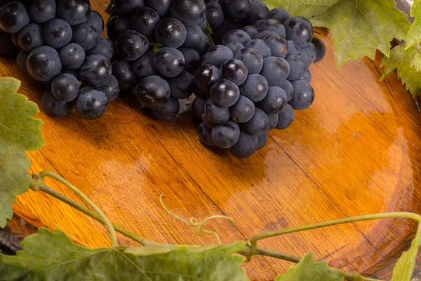 Bicchieri di vino e uva, annata — Foto Stock