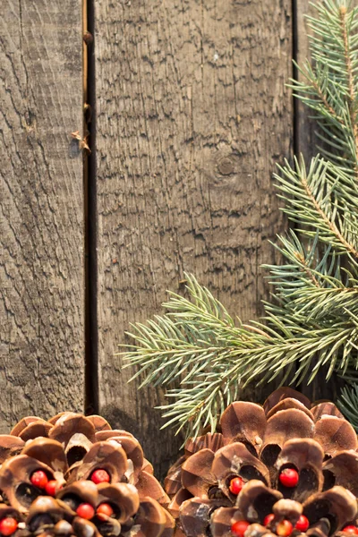 木製の背景にクリスマスの装飾。ヴィンテージ — ストック写真