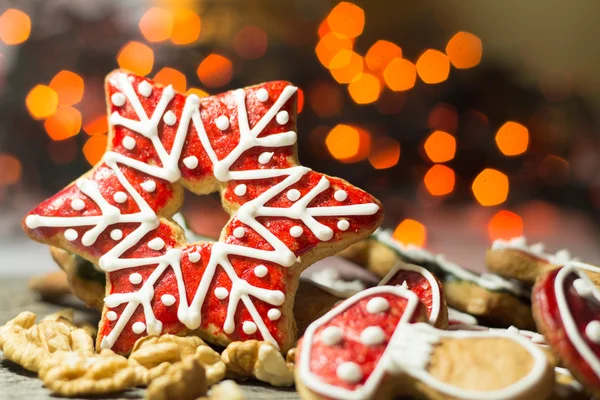 Gingerbread çerezleri Noel ışık ile Stok Fotoğraf