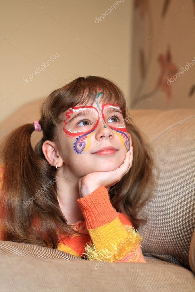 happy girl with painted face |图库照片08АндрейГорго