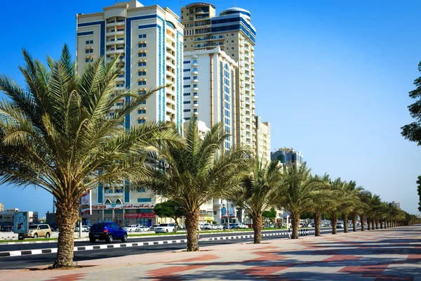Palmen en hotels in ras al khaimah, Verenigde Arabische Emiraten Stockfoto