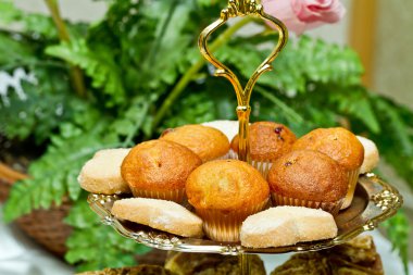 kek ve kurabiyeler tepsiye