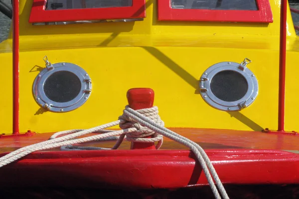 Prova de um barco de pesca de madeira — Fotografia de Stock